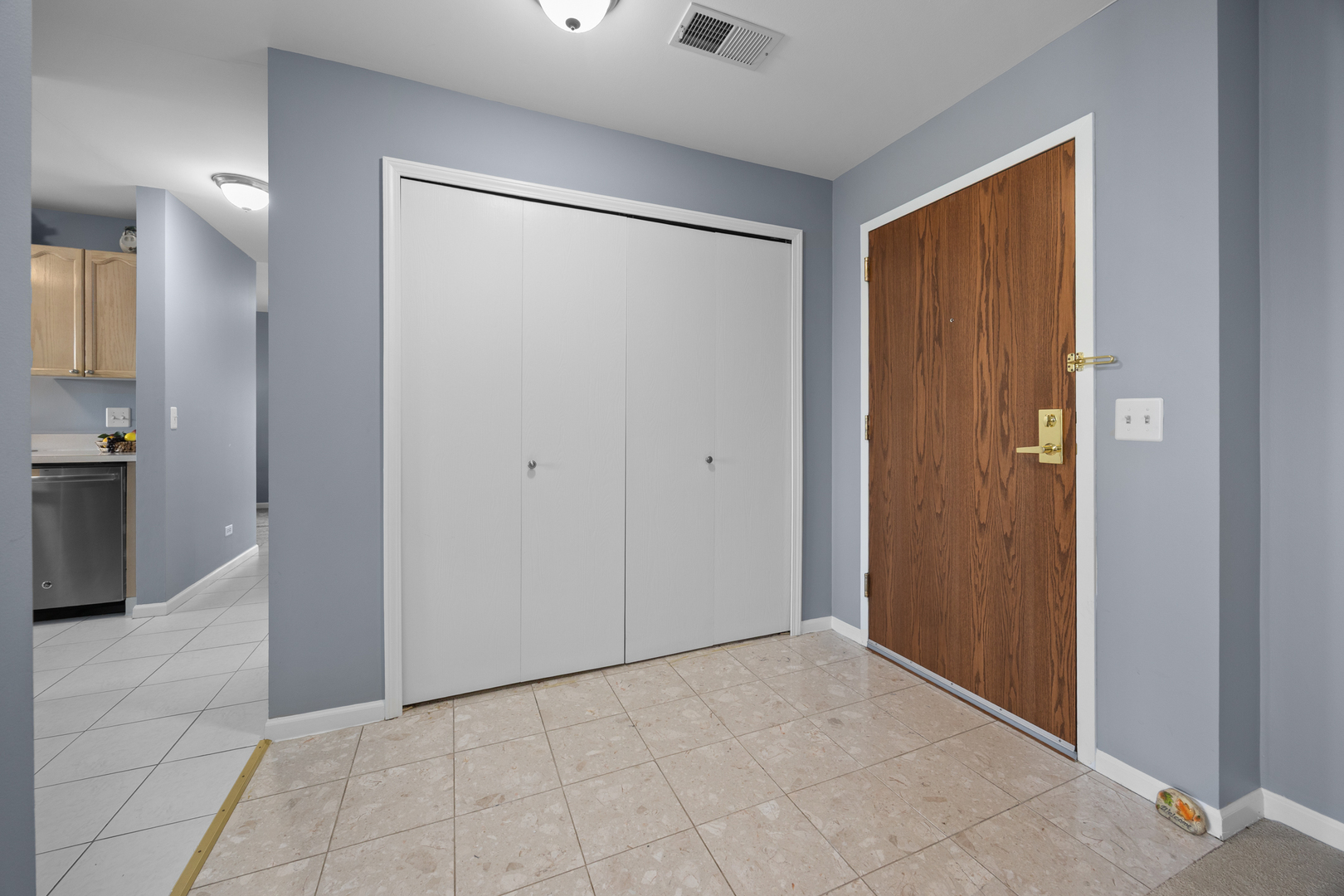 815 Leicester Road #219, Elk Grove Village, IL 60007