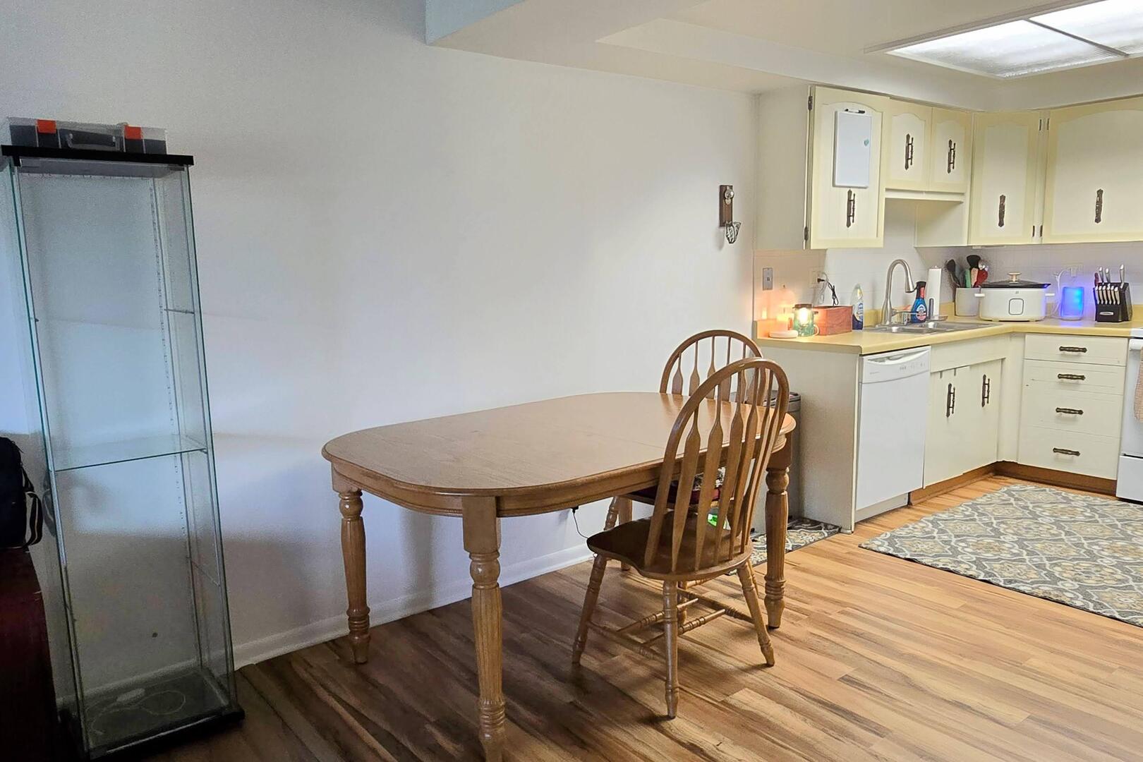 690 Chandler Road #305, Gurnee, IL 60031