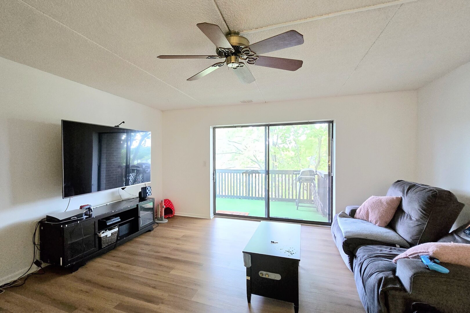 690 Chandler Road #305, Gurnee, IL 60031