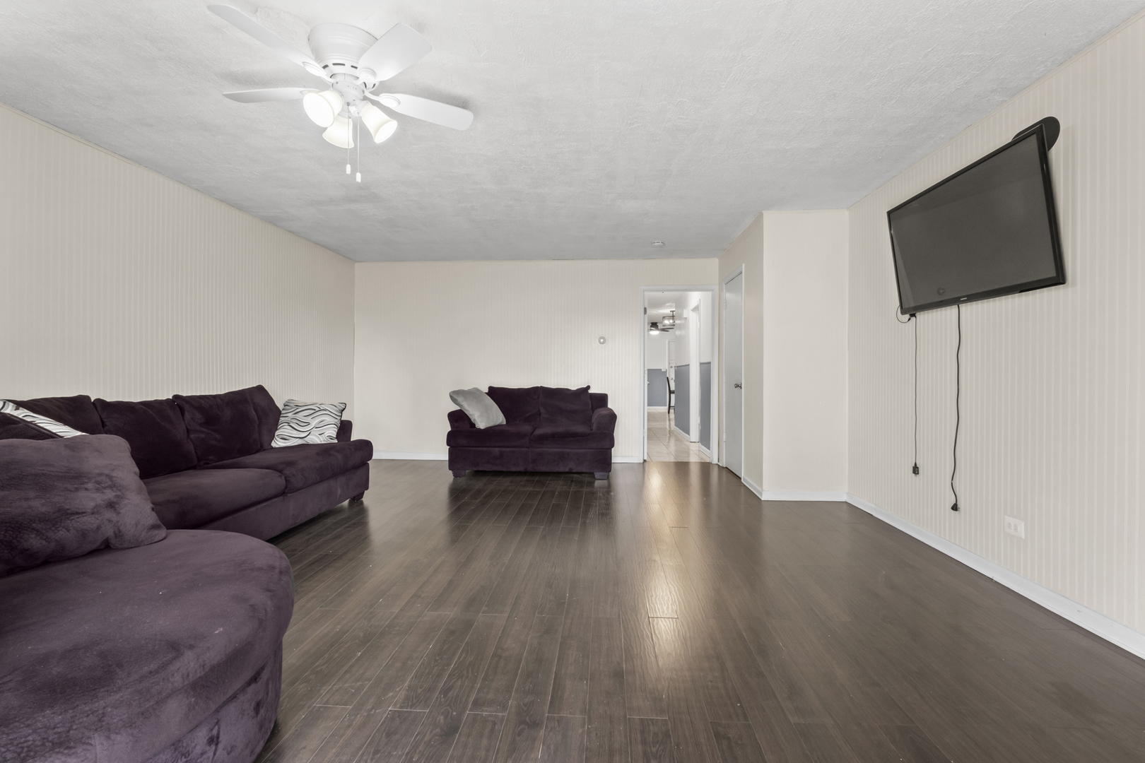 3243 S 49th Avenue #301, Cicero, IL 60804