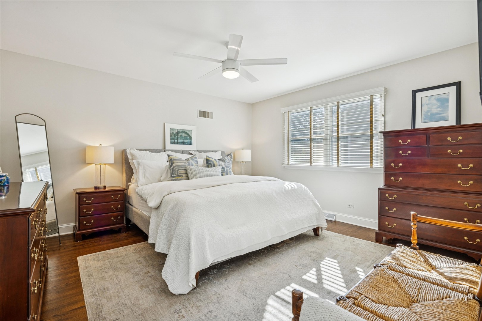 1709 E Thomas Road, Wheaton, IL 60187