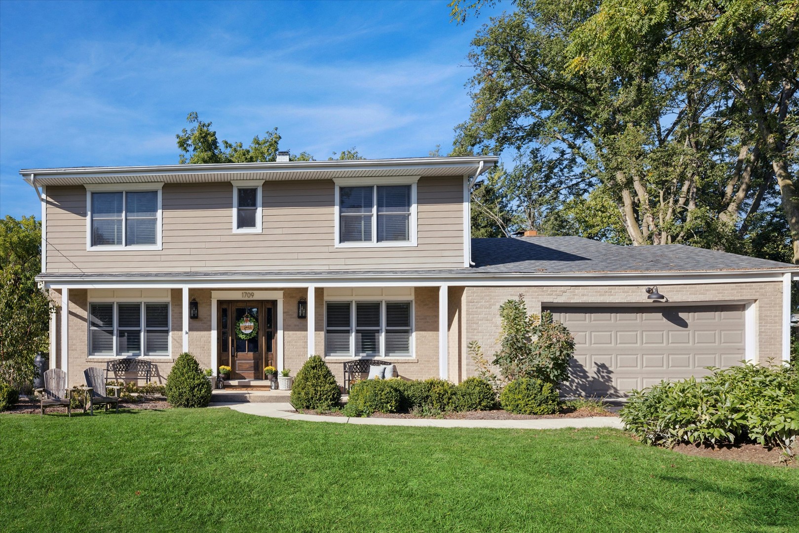 1709 E Thomas Road, Wheaton, IL 60187