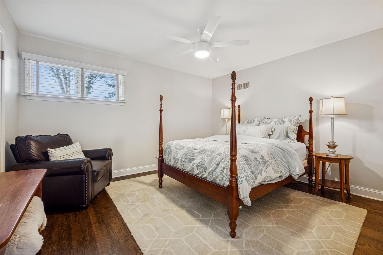 1709 E Thomas Road, Wheaton, IL 60187