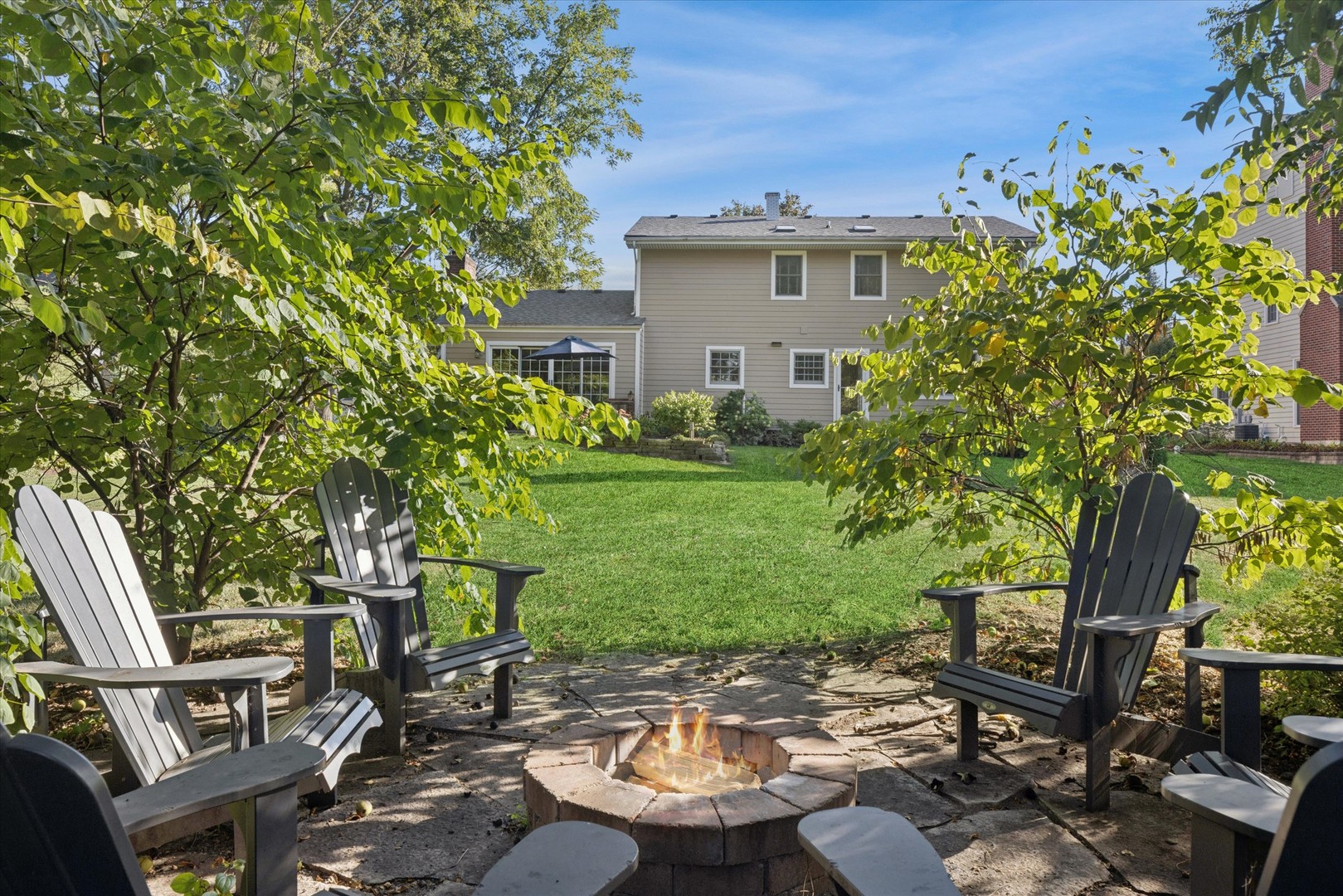 1709 E Thomas Road, Wheaton, IL 60187
