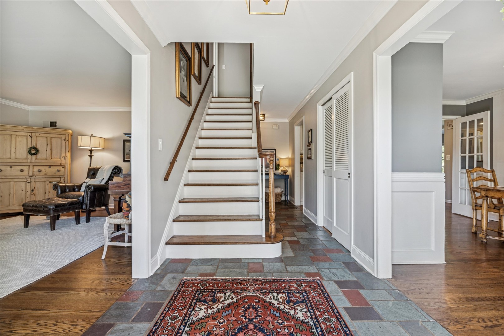 1709 E Thomas Road, Wheaton, IL 60187
