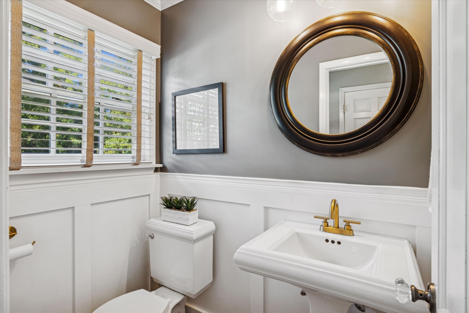 1709 E Thomas Road, Wheaton, IL 60187