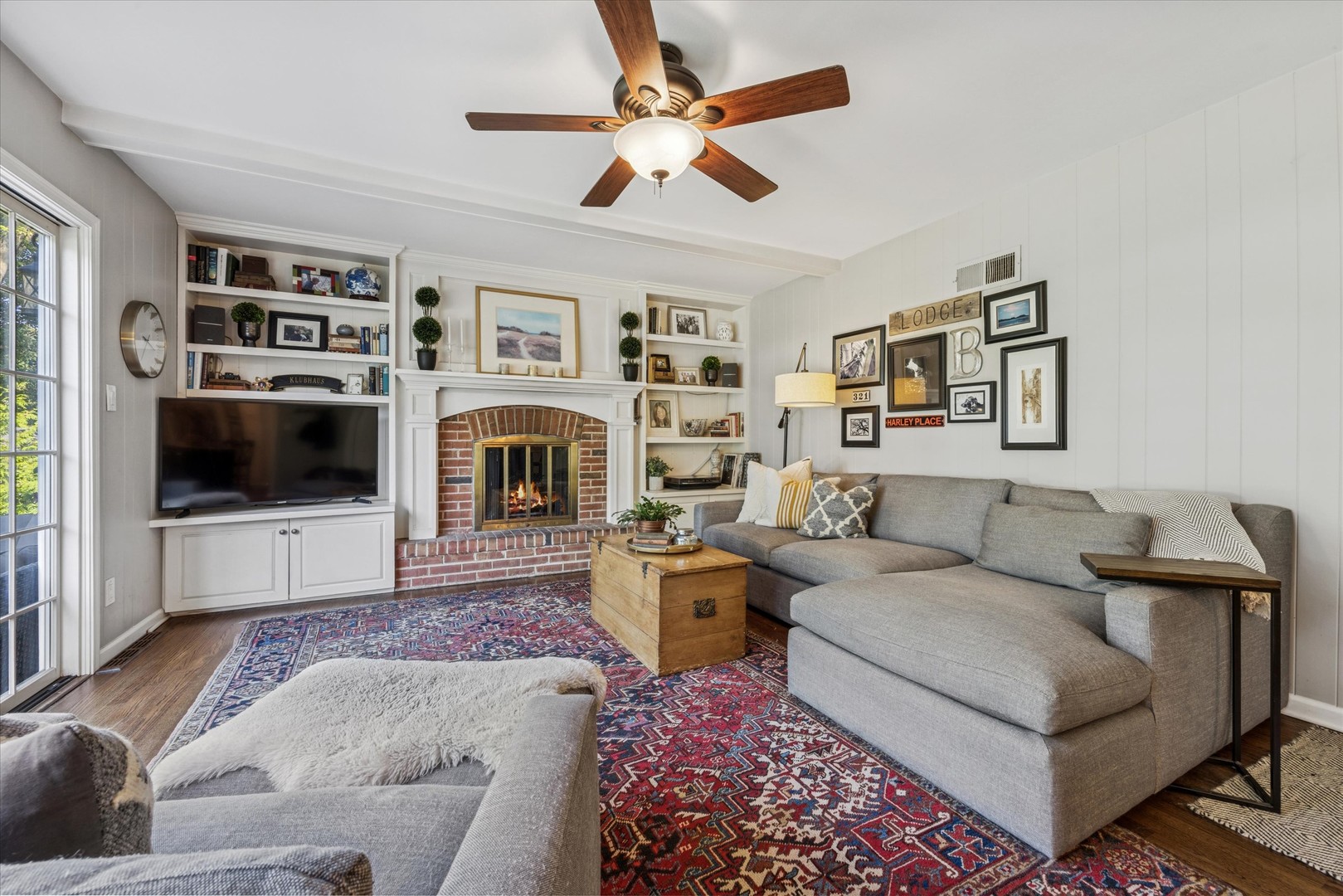 1709 E Thomas Road, Wheaton, IL 60187