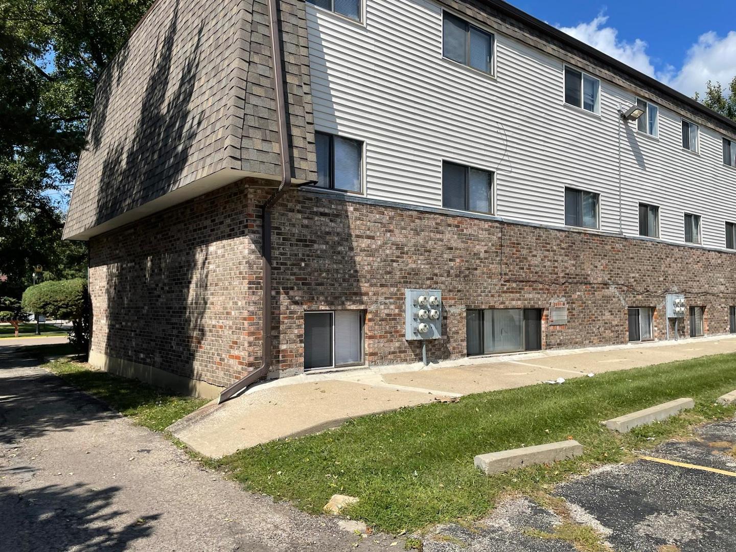 1751 Felten Road #1, Aurora, IL 60505