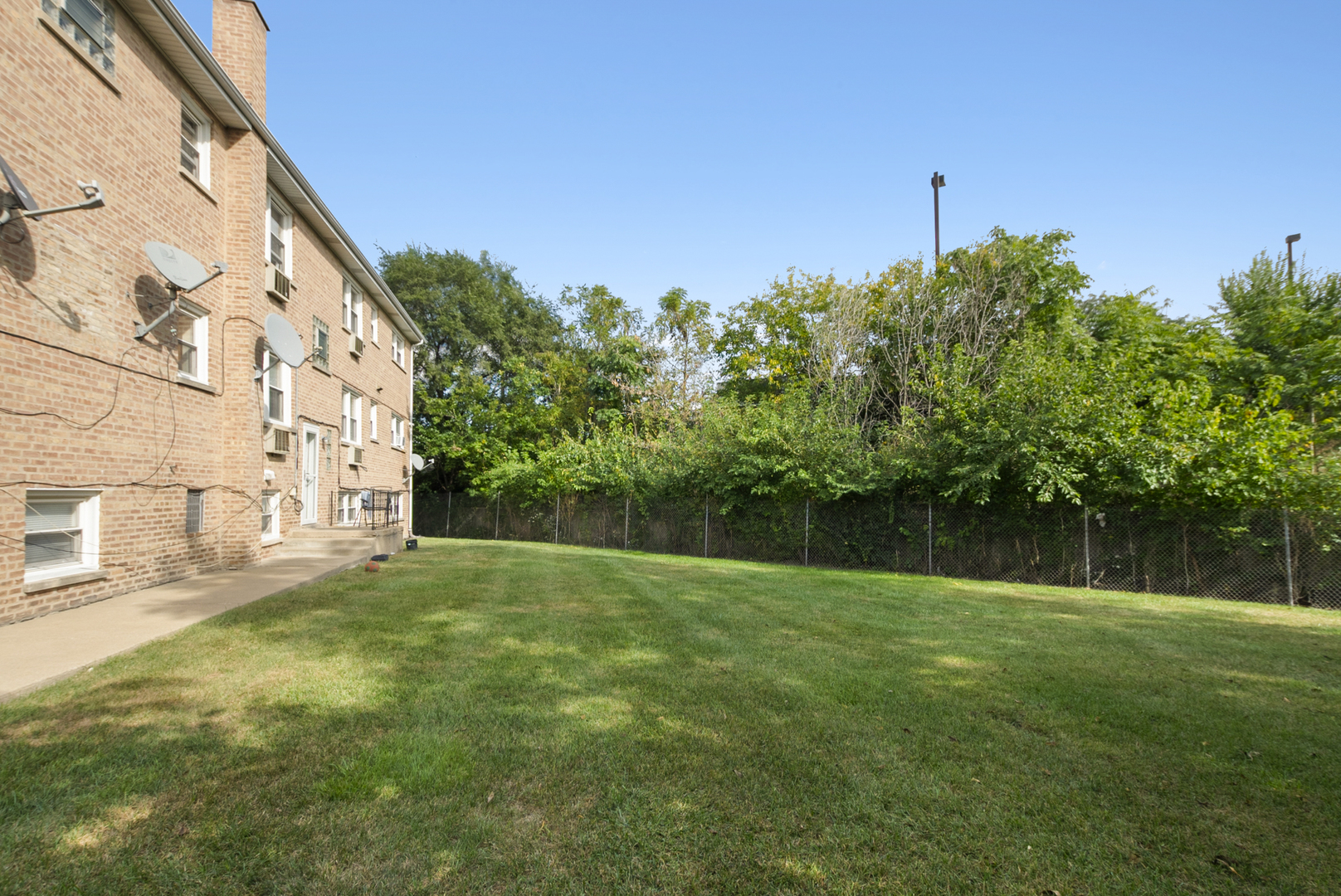 7121 W 110th Street #2E, Worth, IL 60482