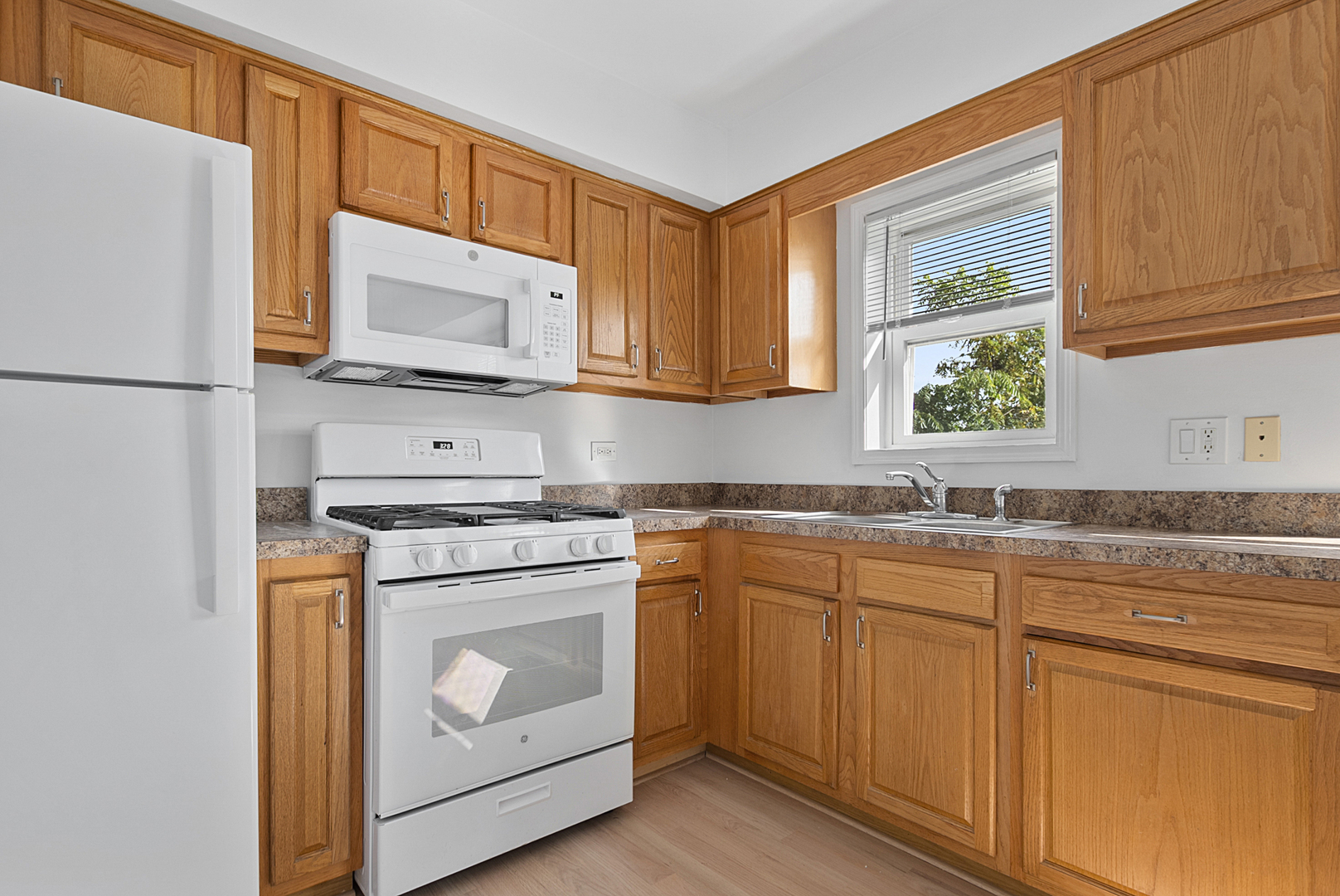 7121 W 110th Street #2E, Worth, IL 60482