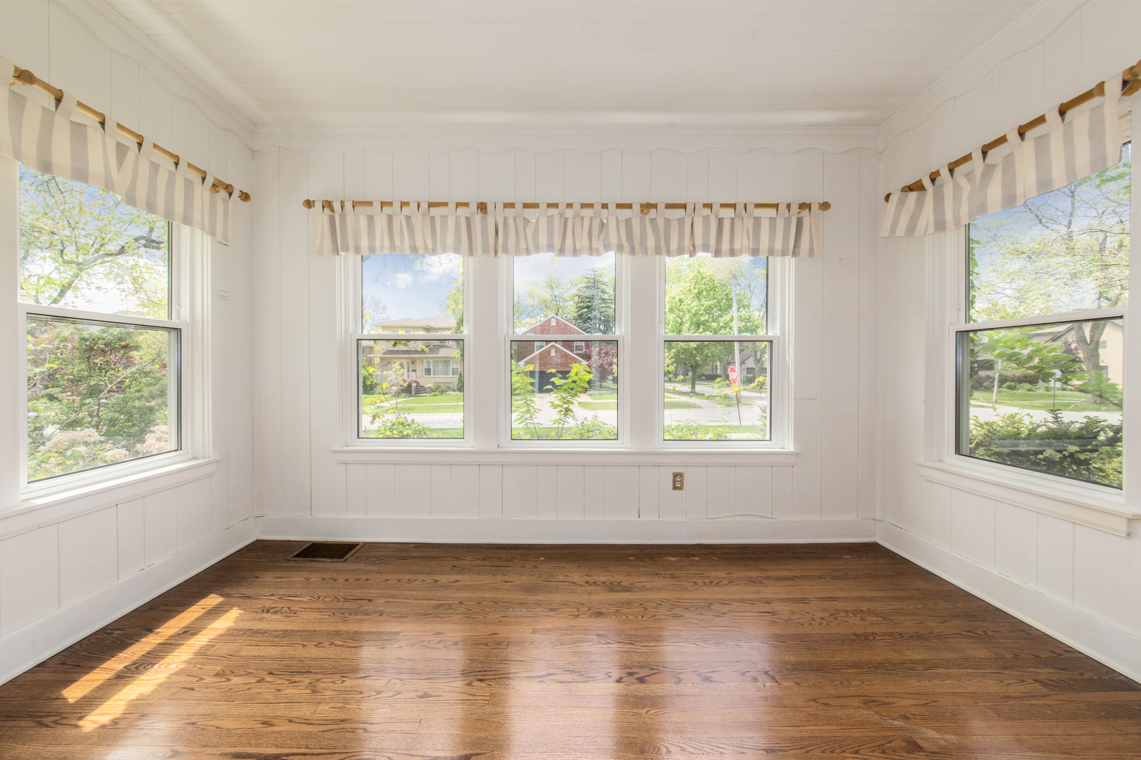 1021 Cleveland Avenue, Park Ridge, IL 60068