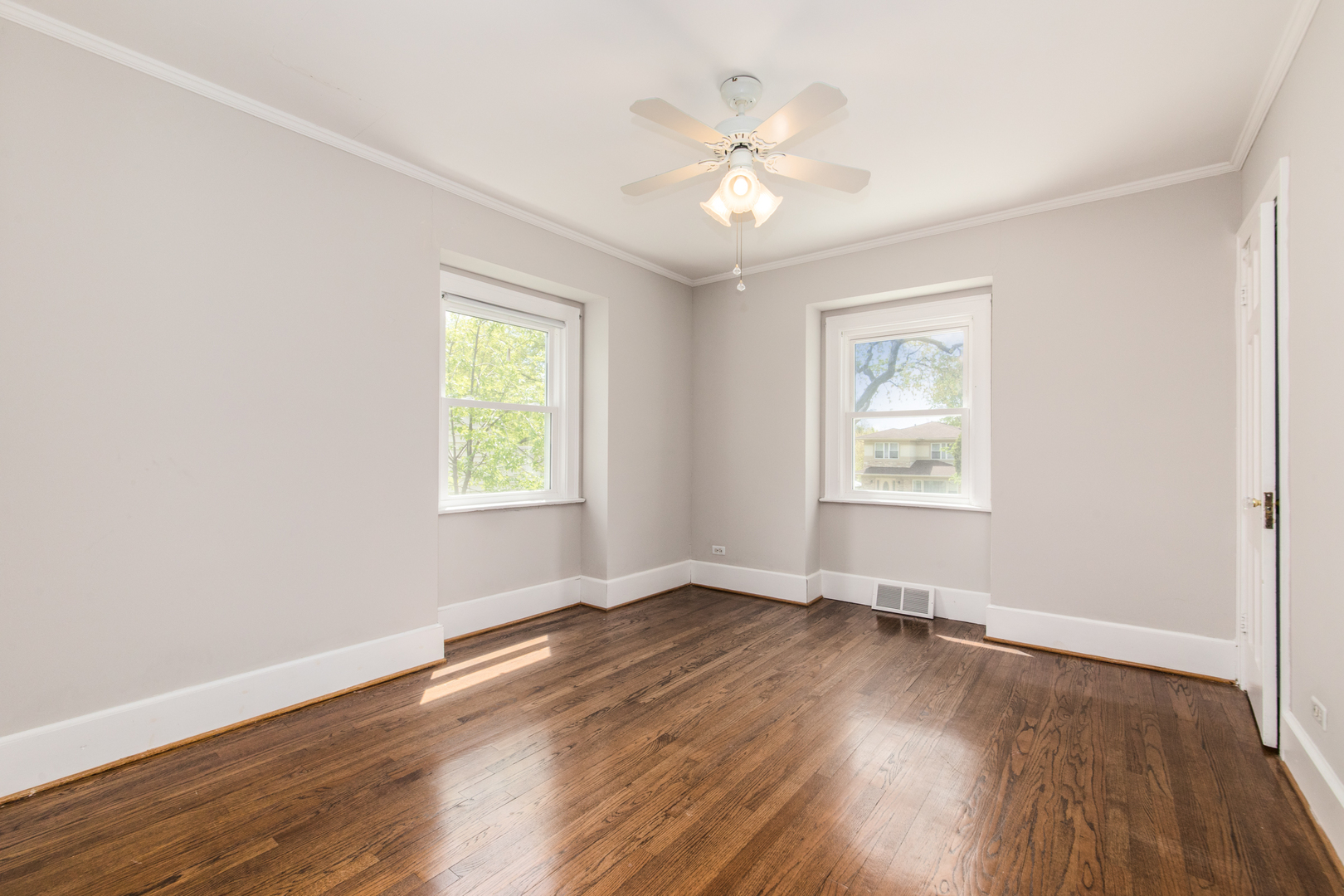 1021 Cleveland Avenue, Park Ridge, IL 60068