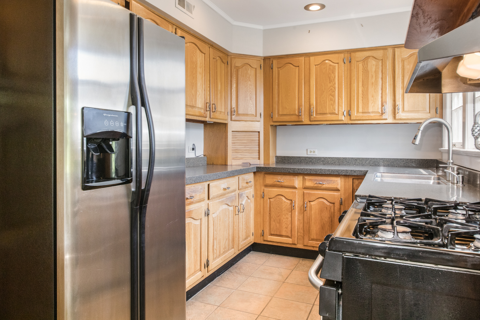 1021 Cleveland Avenue, Park Ridge, IL 60068