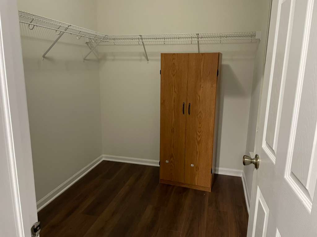 807 STATION Boulevard, Aurora, IL 60504