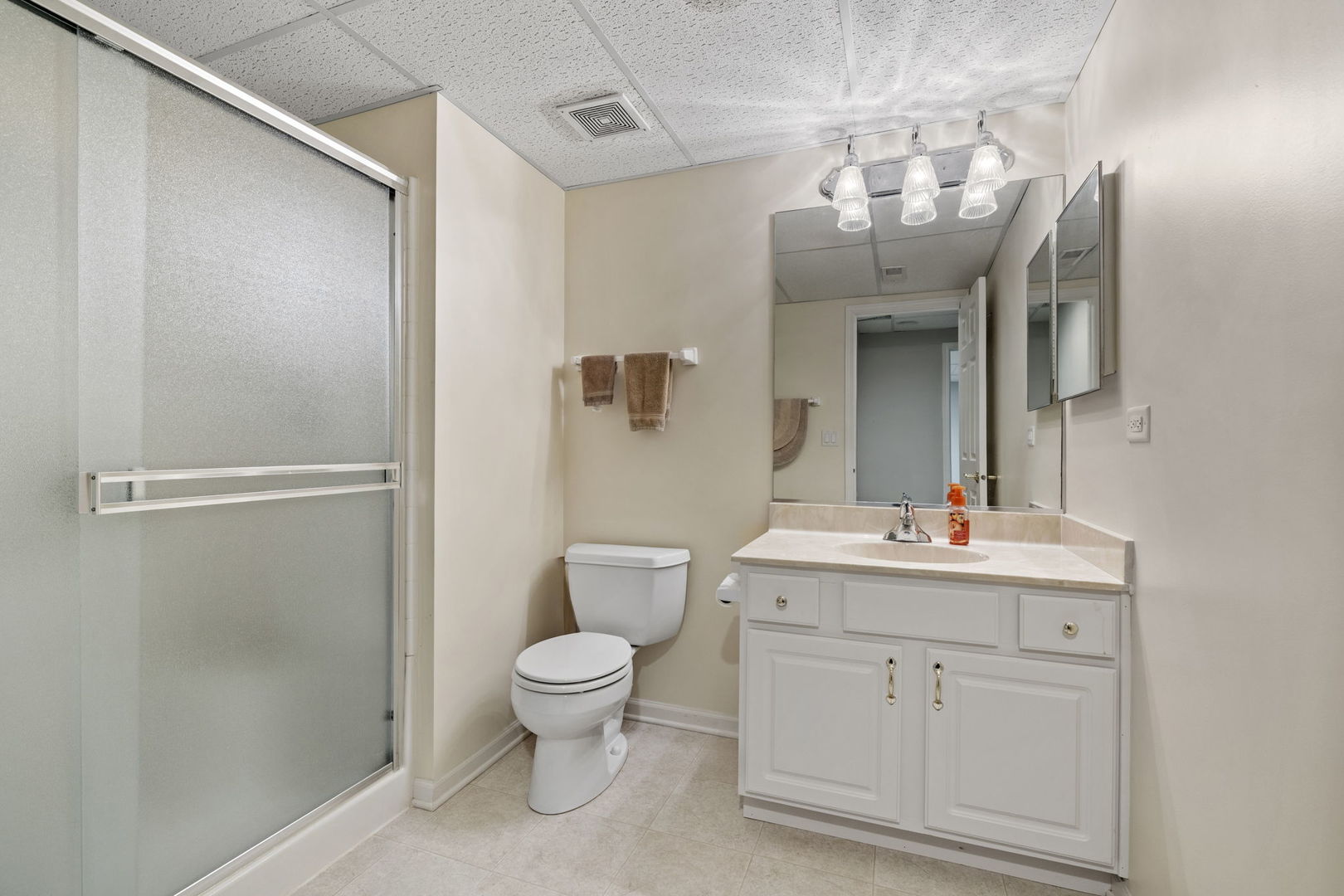 16415 Grandwood Lake Drive, Crest Hill, IL 60403