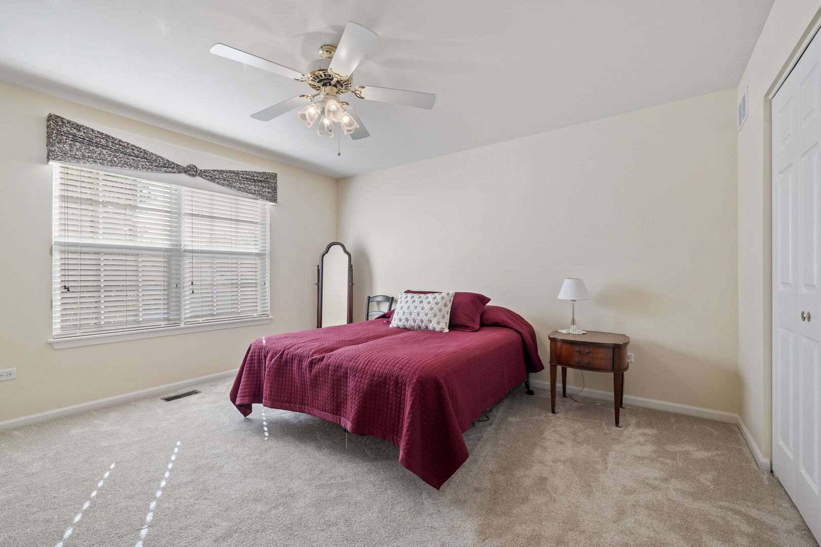 16415 Grandwood Lake Drive, Crest Hill, IL 60403