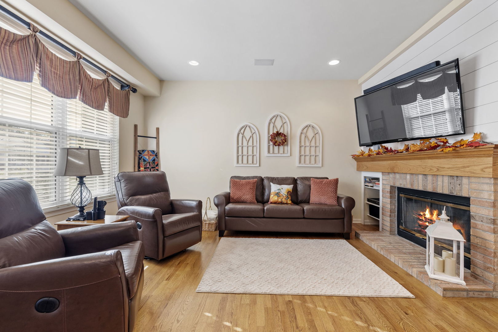 16415 Grandwood Lake Drive, Crest Hill, IL 60403