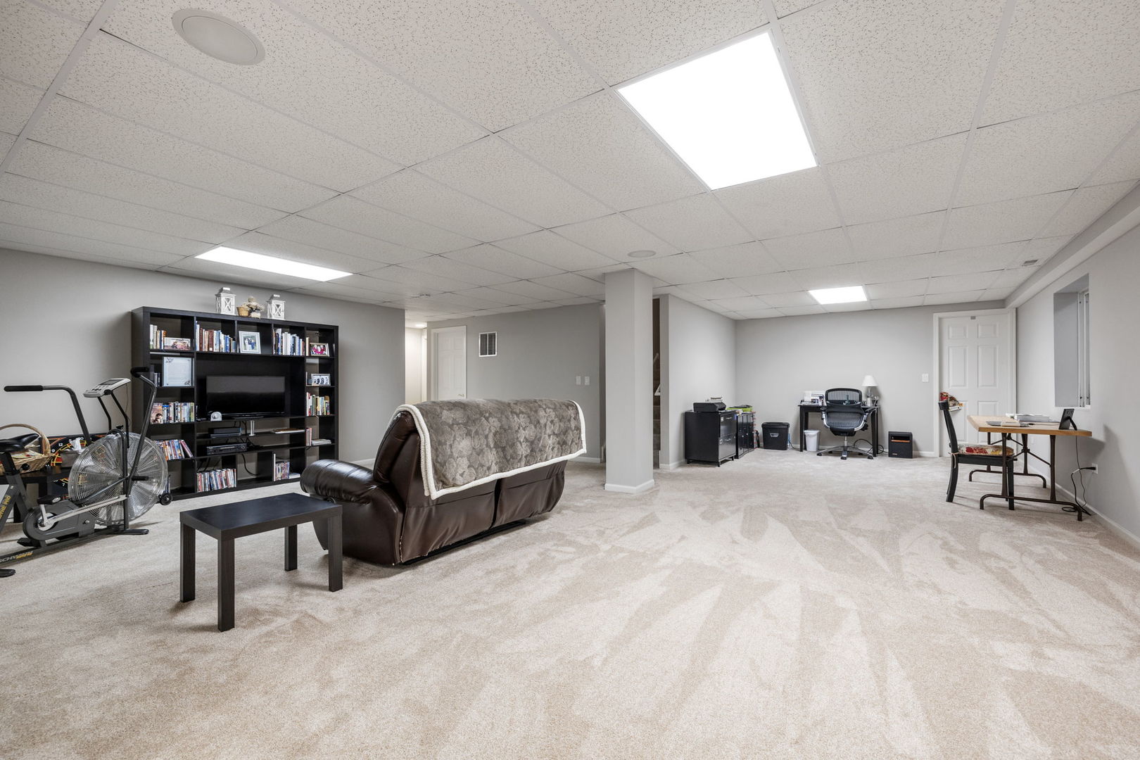 16415 Grandwood Lake Drive, Crest Hill, IL 60403