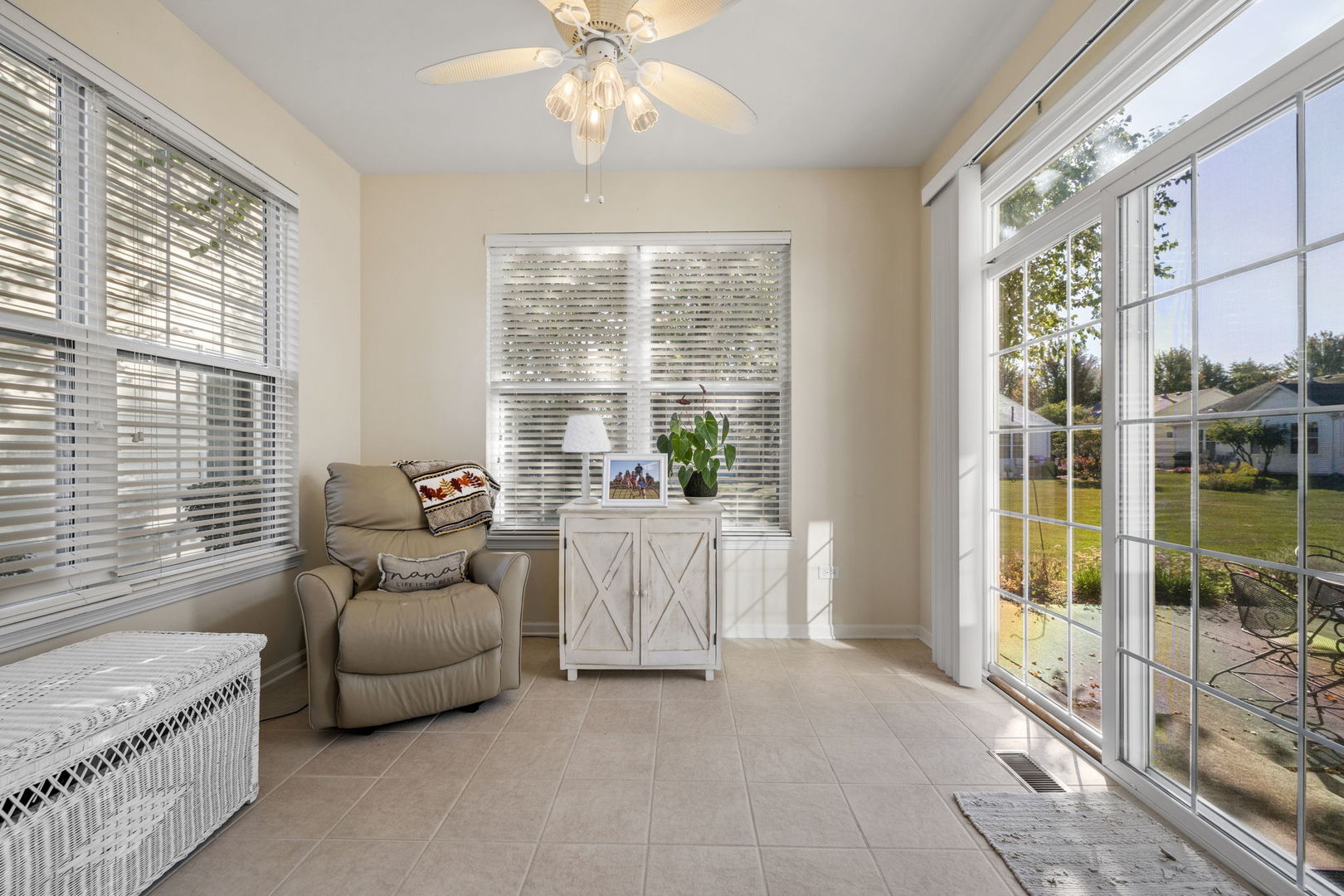 16415 Grandwood Lake Drive, Crest Hill, IL 60403