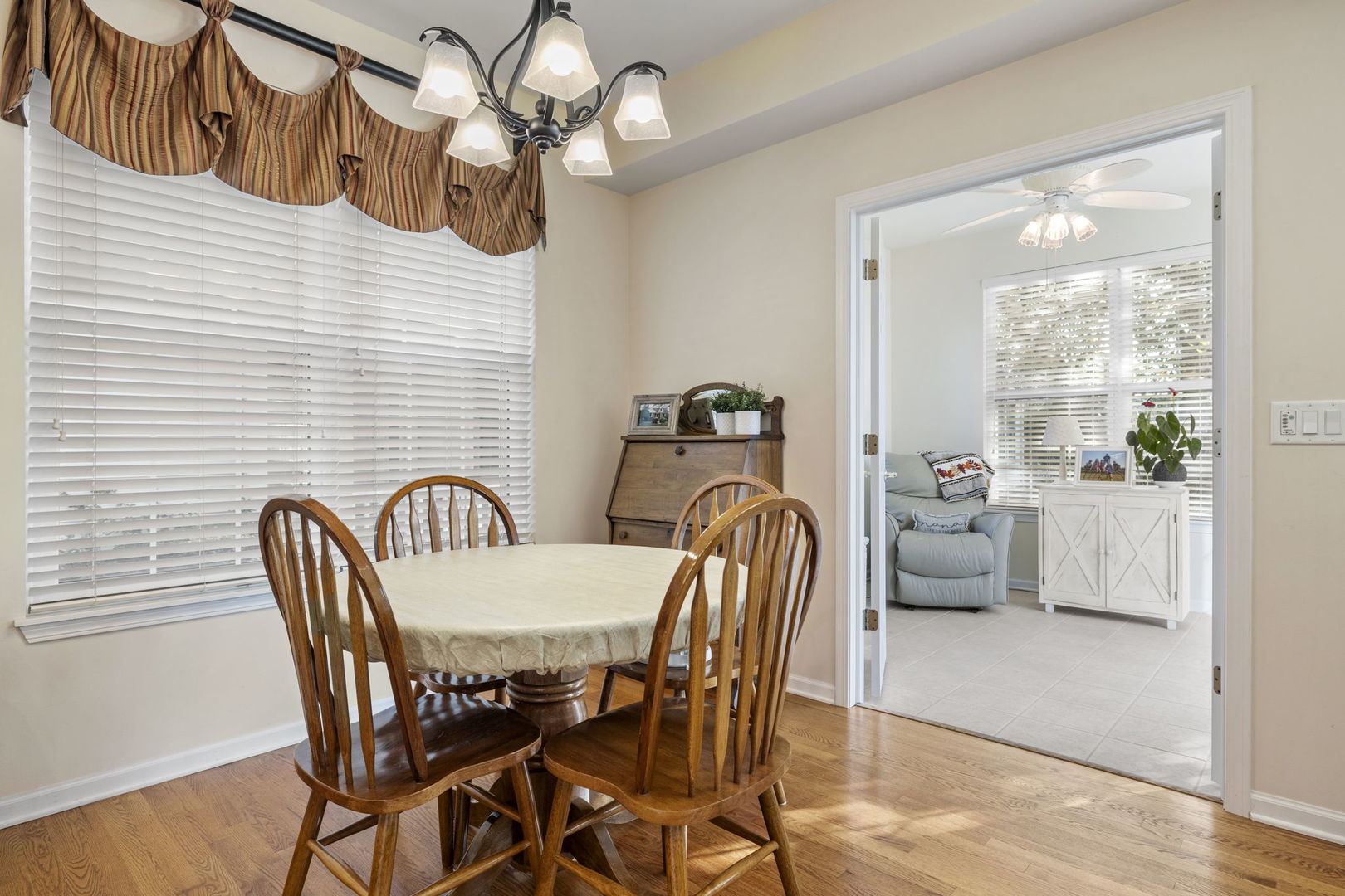 16415 Grandwood Lake Drive, Crest Hill, IL 60403