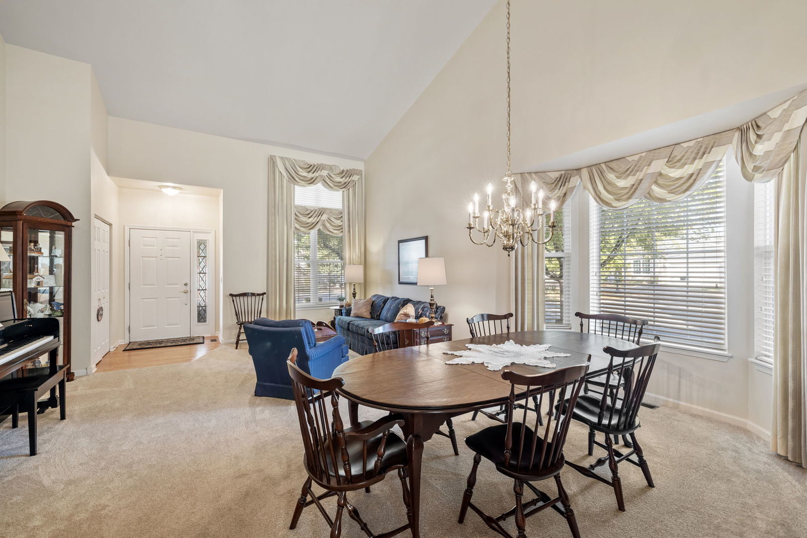 16415 Grandwood Lake Drive, Crest Hill, IL 60403