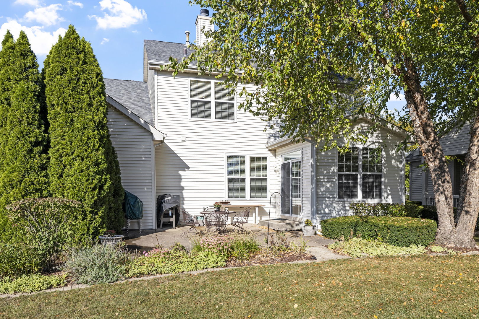 16415 Grandwood Lake Drive, Crest Hill, IL 60403