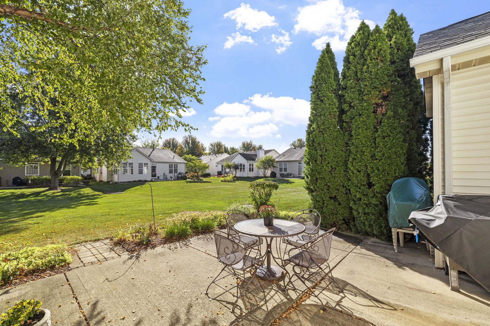 16415 Grandwood Lake Drive, Crest Hill, IL 60403