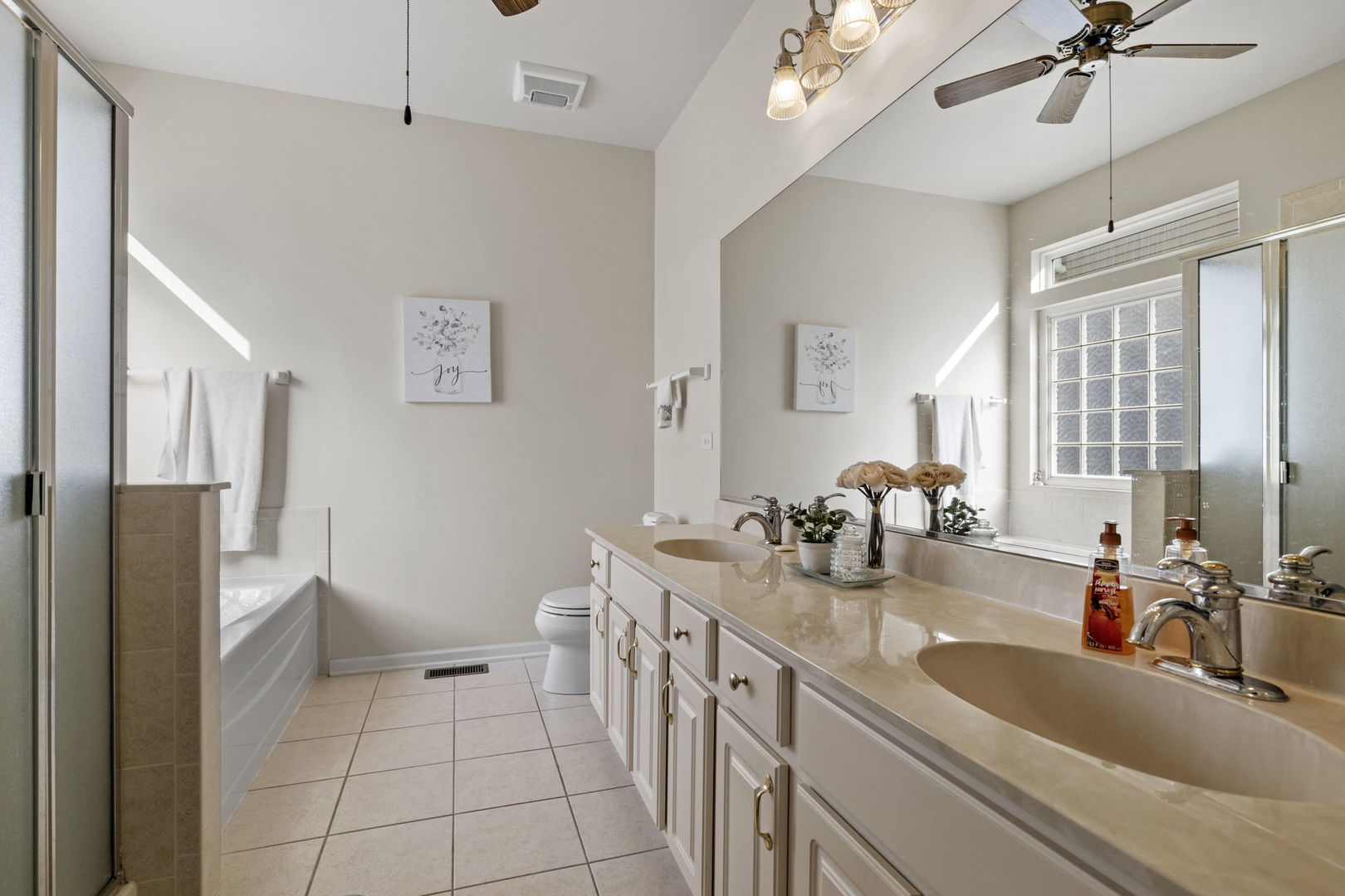 16415 Grandwood Lake Drive, Crest Hill, IL 60403