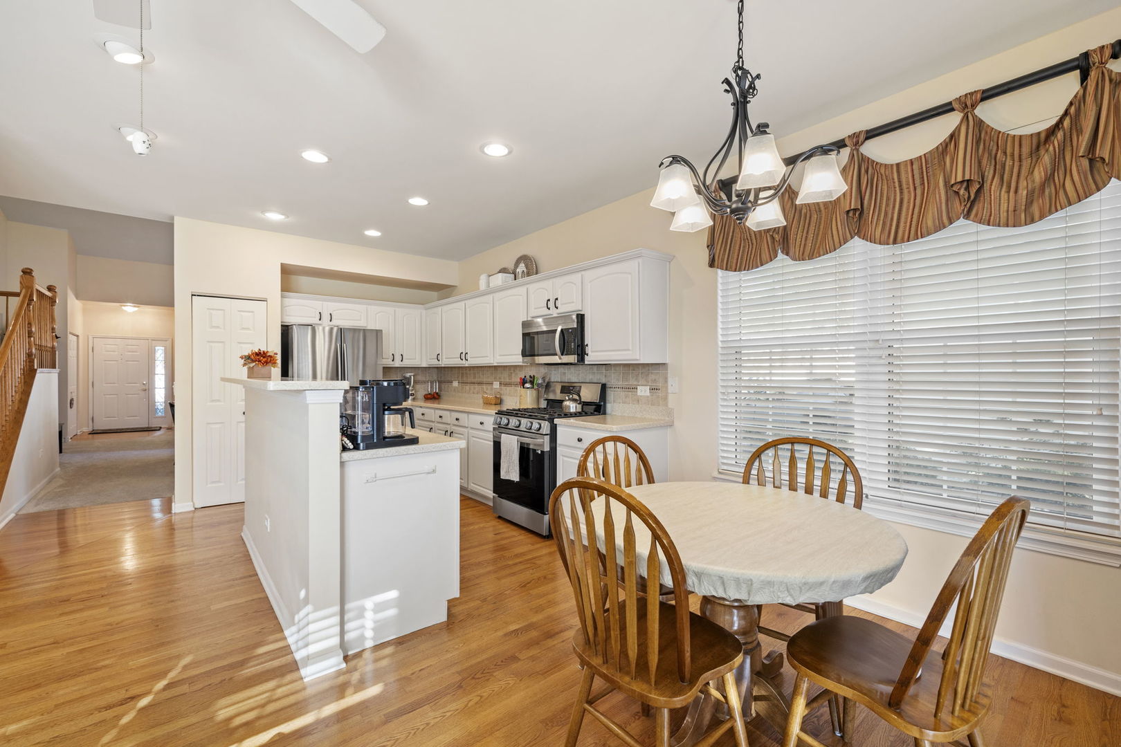 16415 Grandwood Lake Drive, Crest Hill, IL 60403