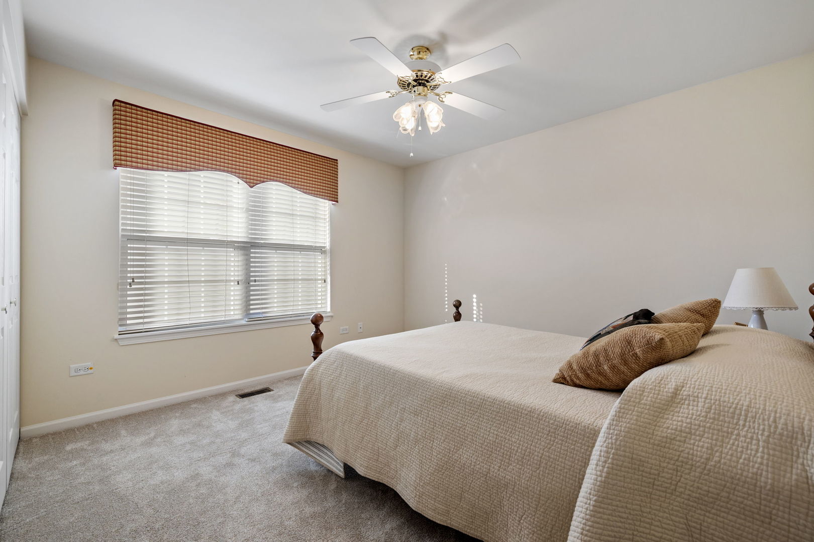 16415 Grandwood Lake Drive, Crest Hill, IL 60403