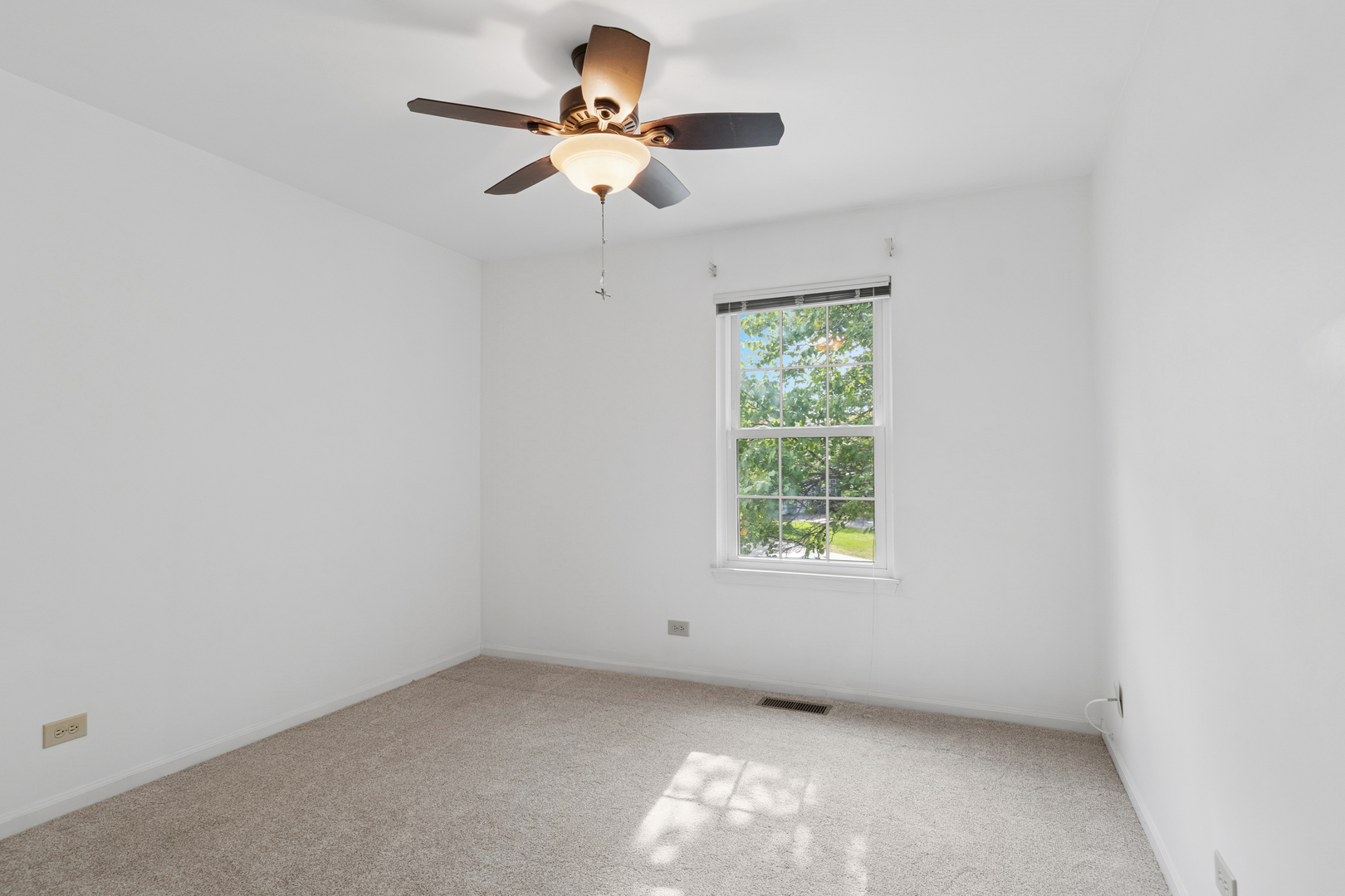 305 Cane Garden Circle, Aurora, IL 60504