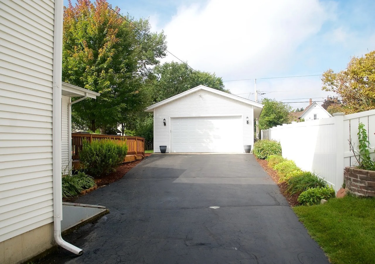 516 S 1st Street, West Dundee, IL 60118