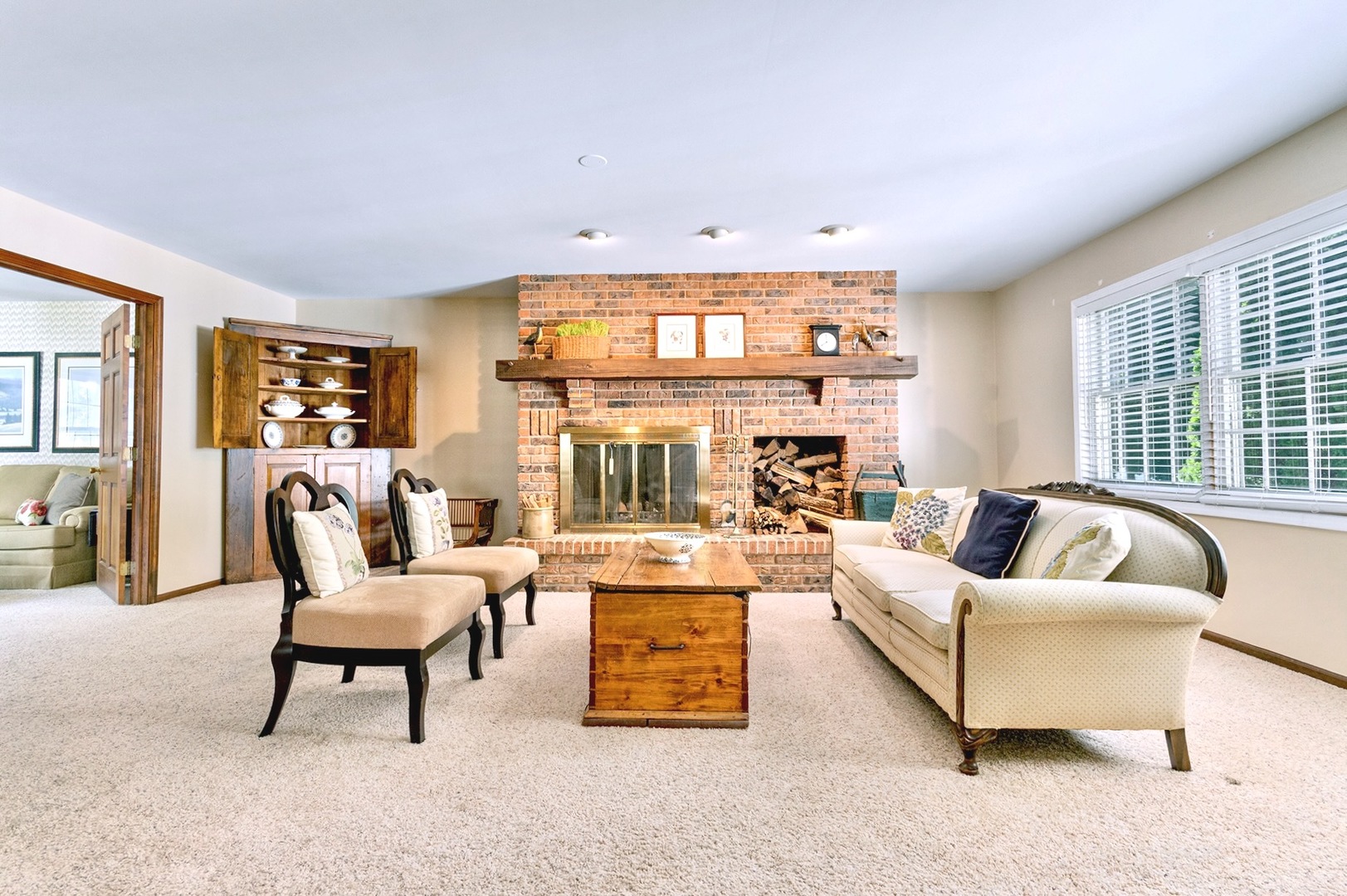 516 S 1st Street, West Dundee, IL 60118