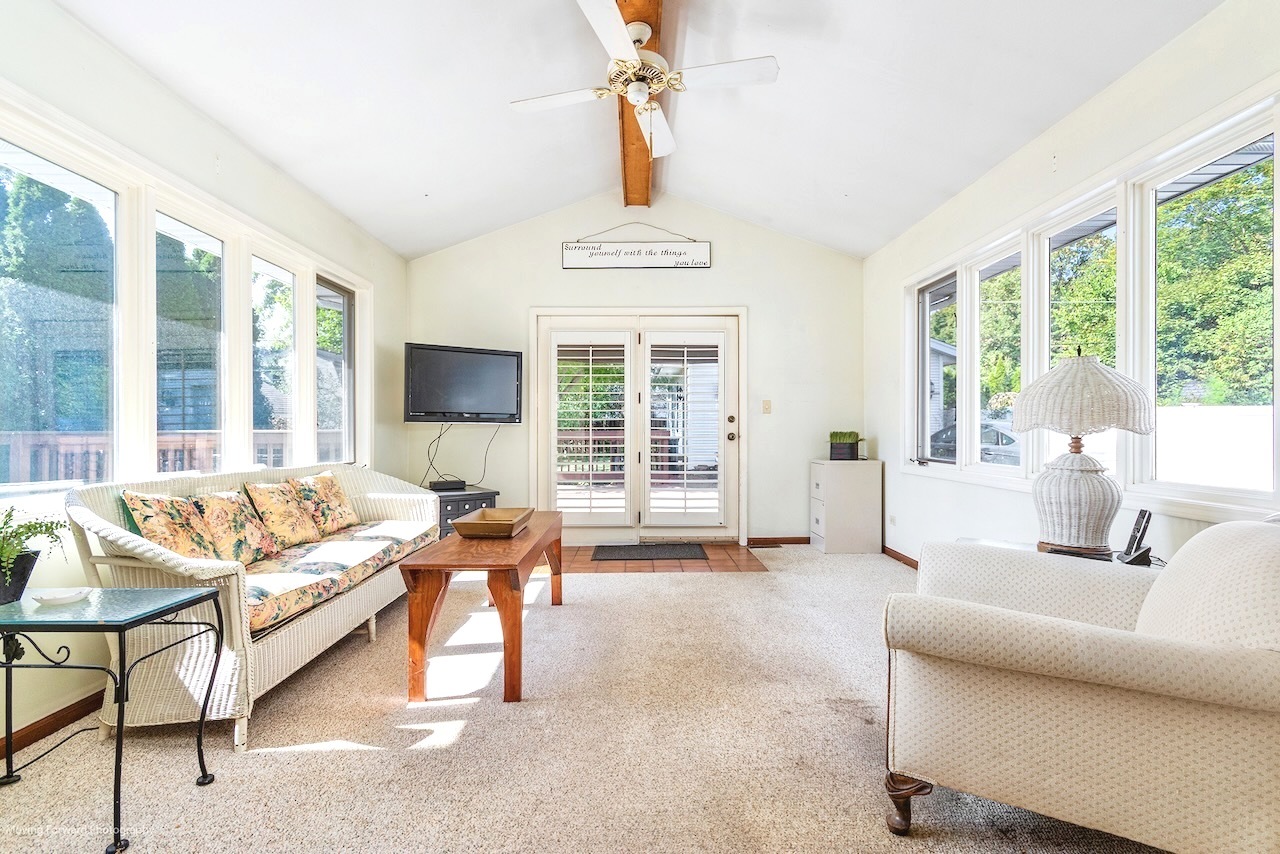 516 S 1st Street, West Dundee, IL 60118