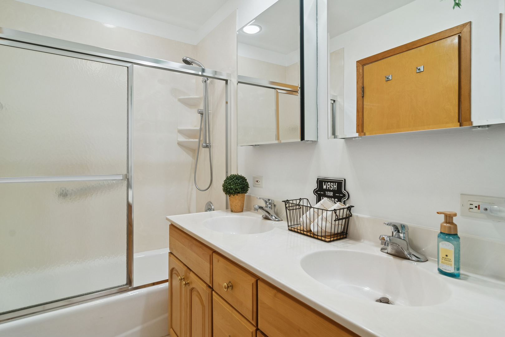 719 Westmere Road, Des Plaines, IL 60016