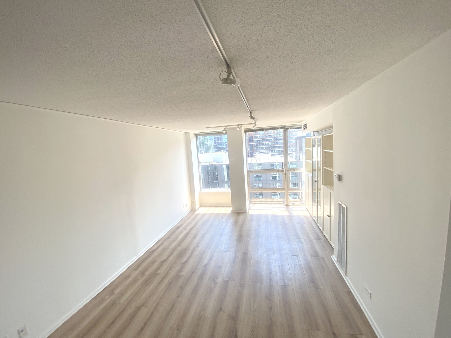 230 E Ontario Street #2304, Chicago, IL 60611