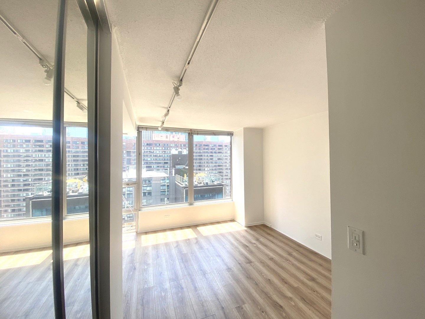 230 E Ontario Street #2304, Chicago, IL 60611