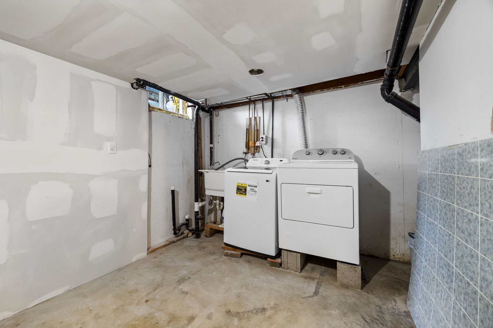 414 Salem Square, Bolingbrook, IL 60440