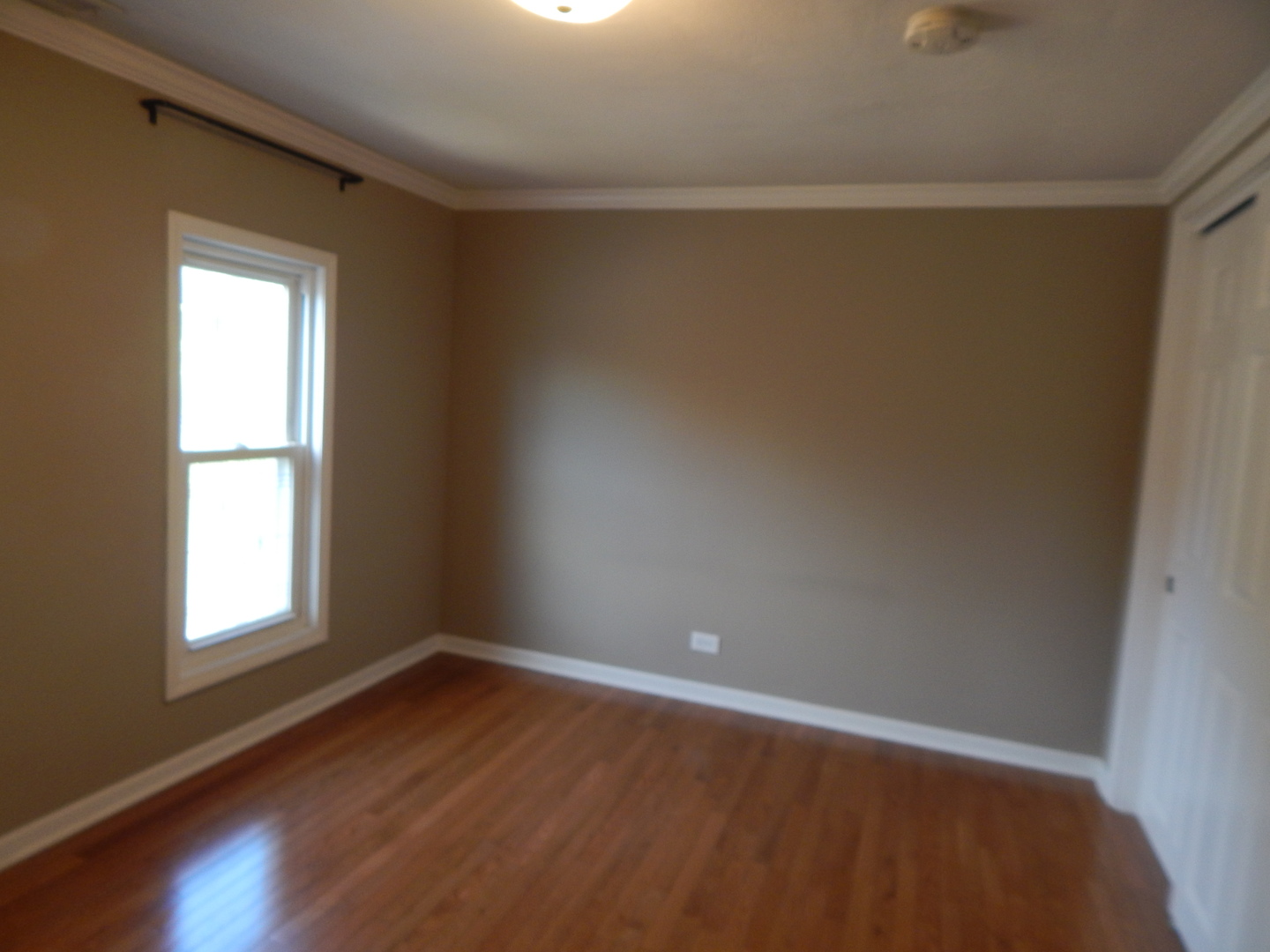214 North Avenue #2, Naperville, IL 60540