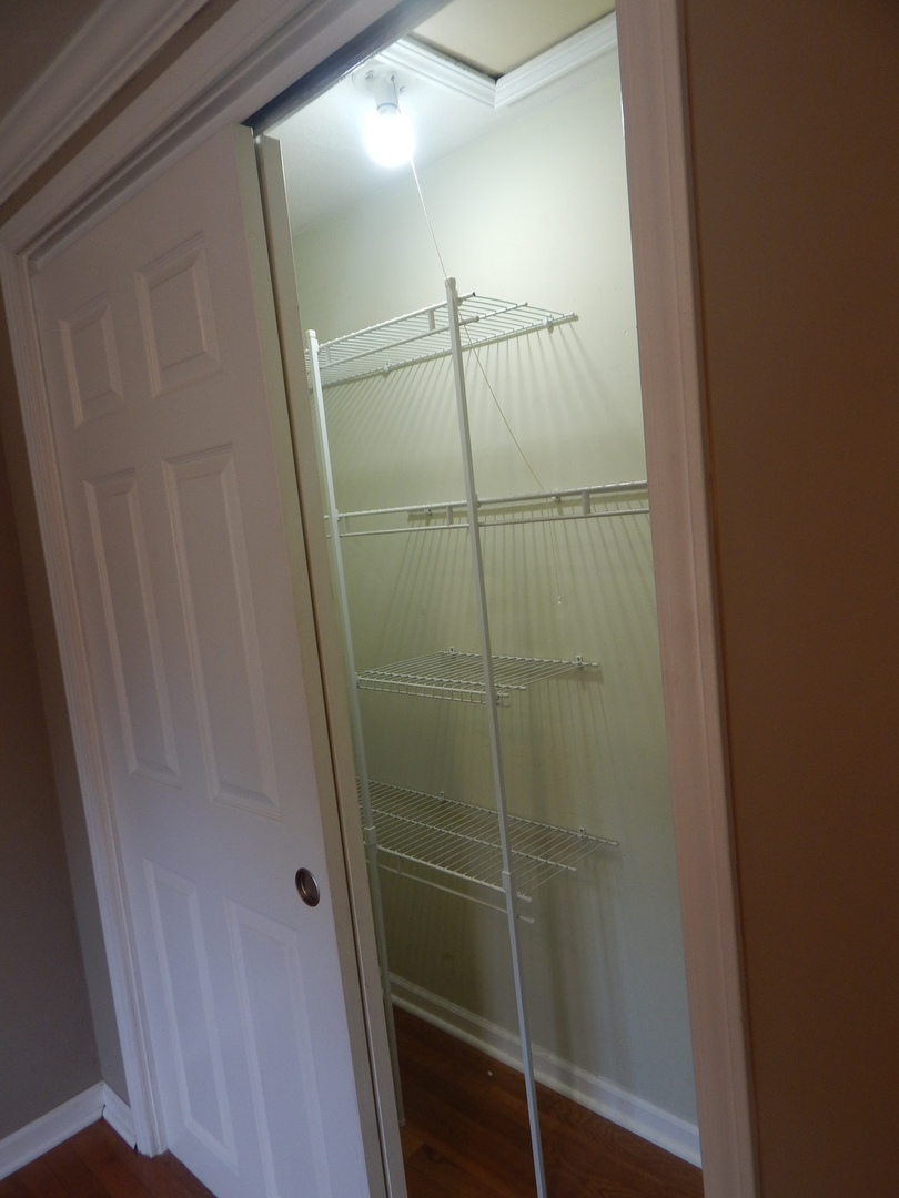 214 North Avenue #2, Naperville, IL 60540