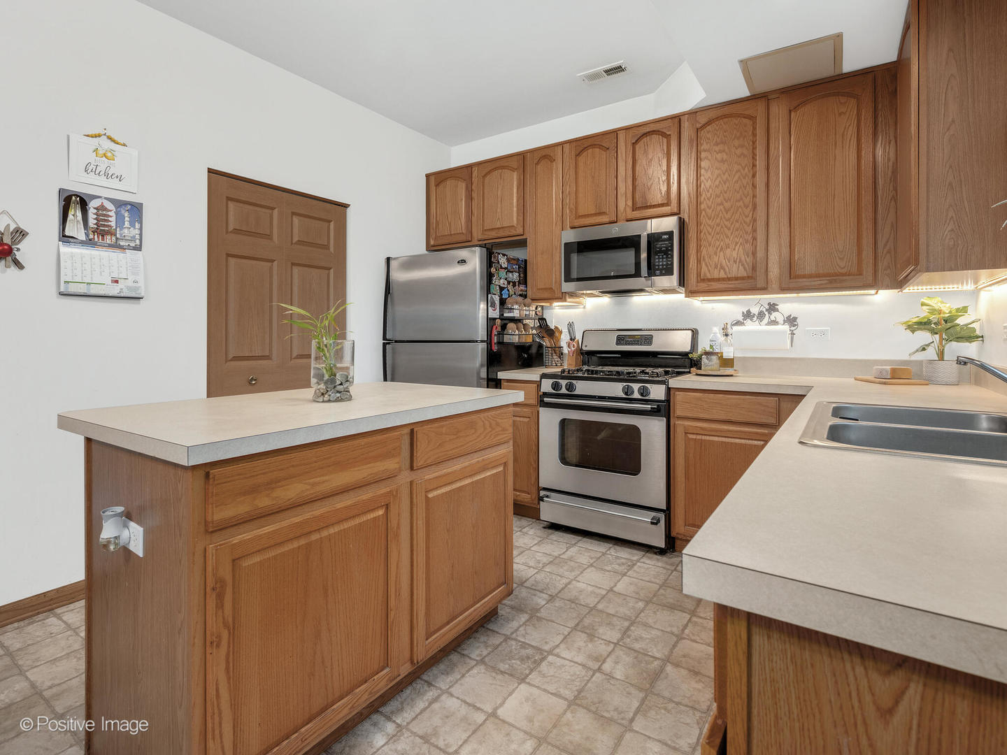 1678 WALNUT PARK Lane, Aurora, IL 60504