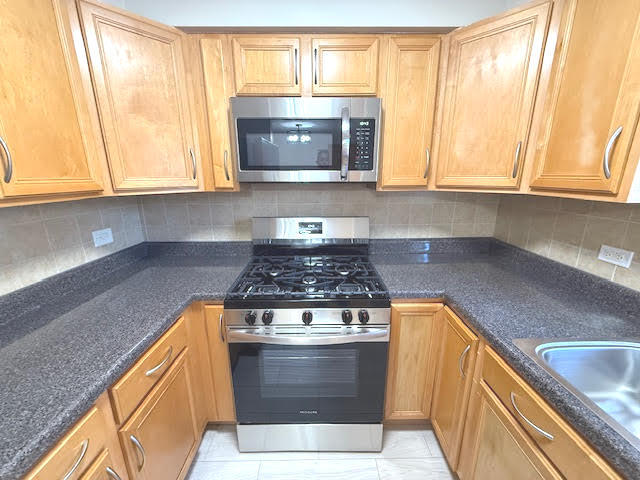 8734 W Summerdale Avenue #2S, Chicago, IL 60656