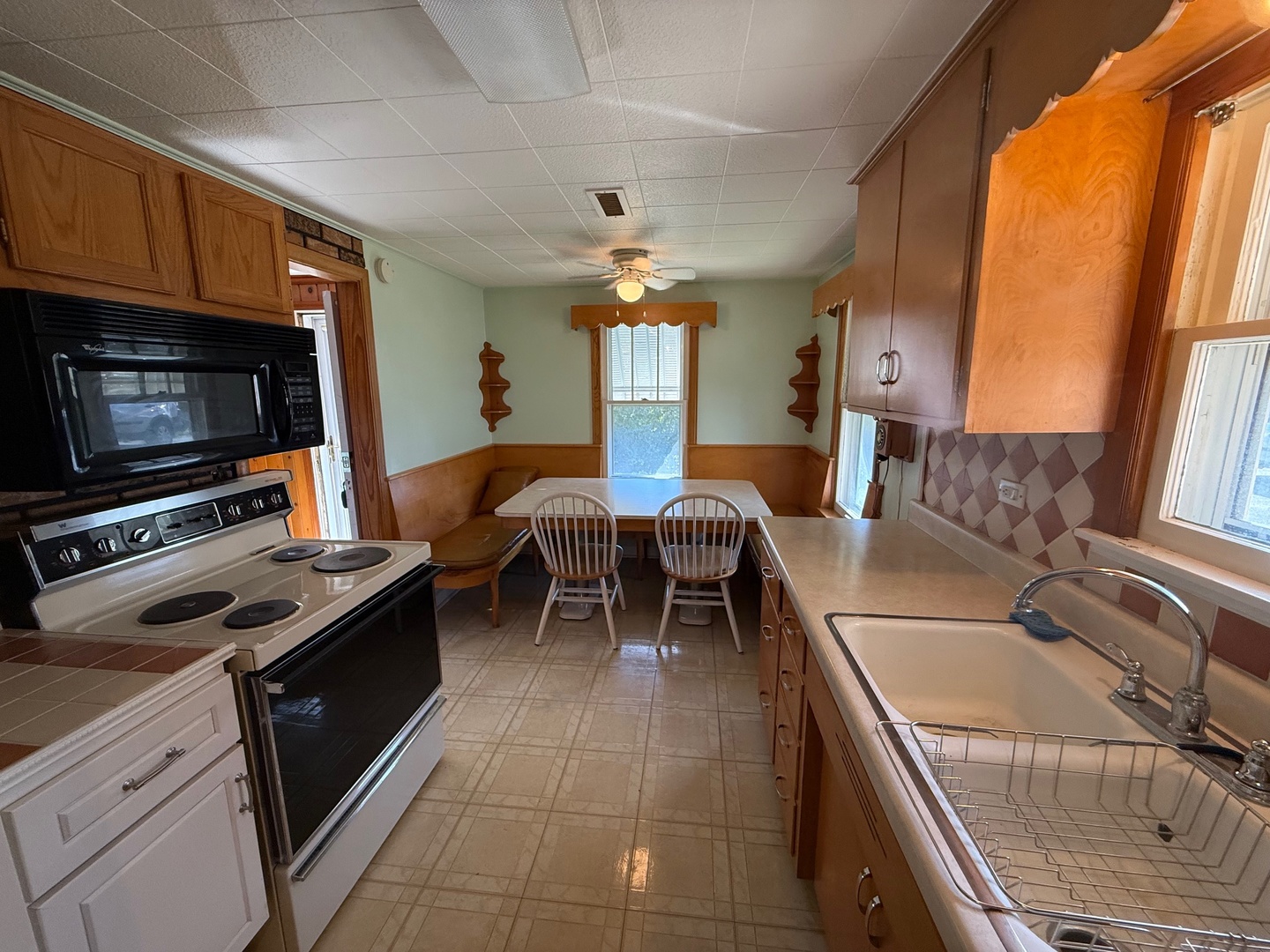 12766 W Atlantic Avenue, Waukegan, IL 60085