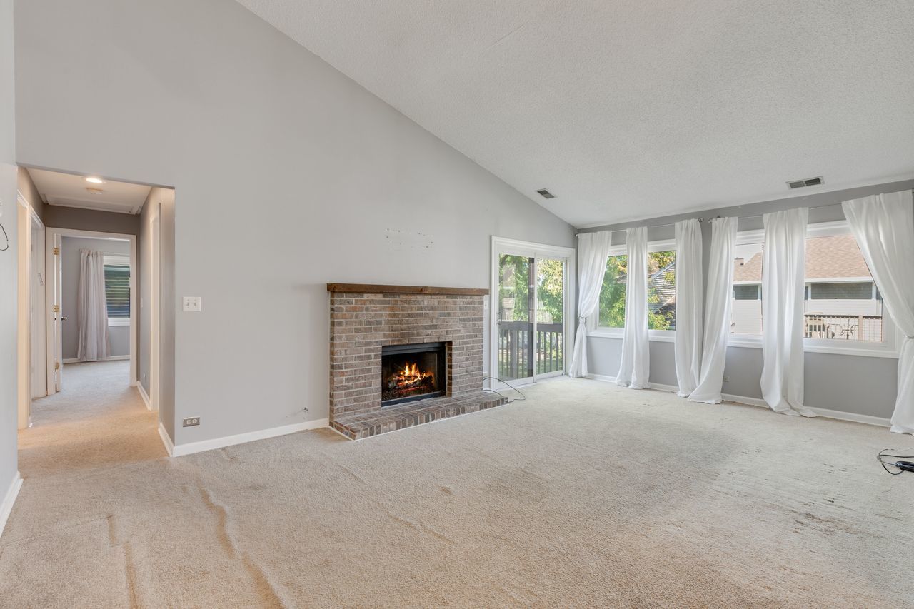 938 Hidden Lake Drive #938, Buffalo Grove, IL 60089