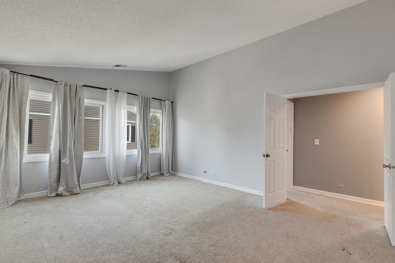938 Hidden Lake Drive #938, Buffalo Grove, IL 60089