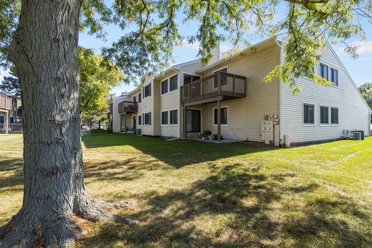 938 Hidden Lake Drive #938, Buffalo Grove, IL 60089