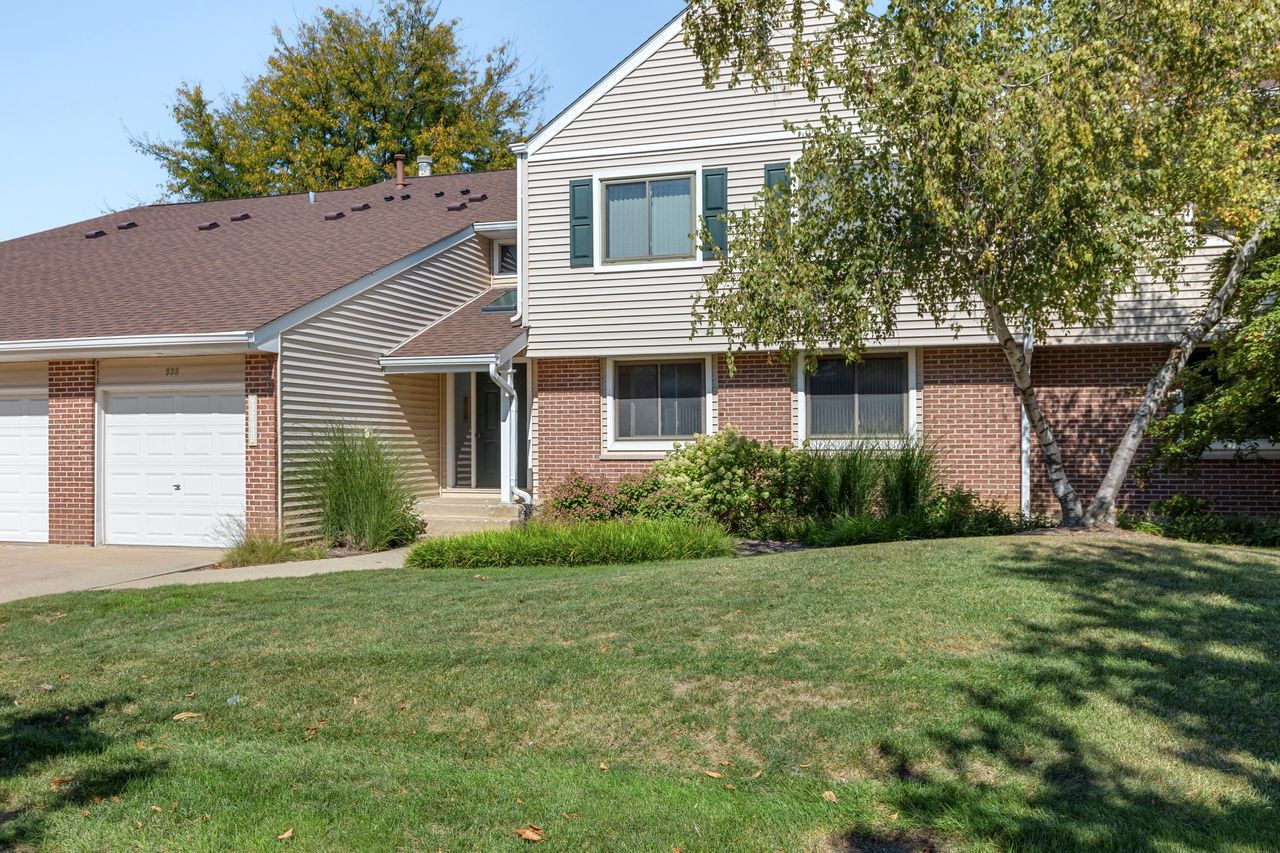 938 Hidden Lake Drive #938, Buffalo Grove, IL 60089