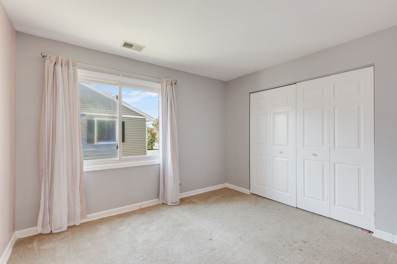 938 Hidden Lake Drive #938, Buffalo Grove, IL 60089