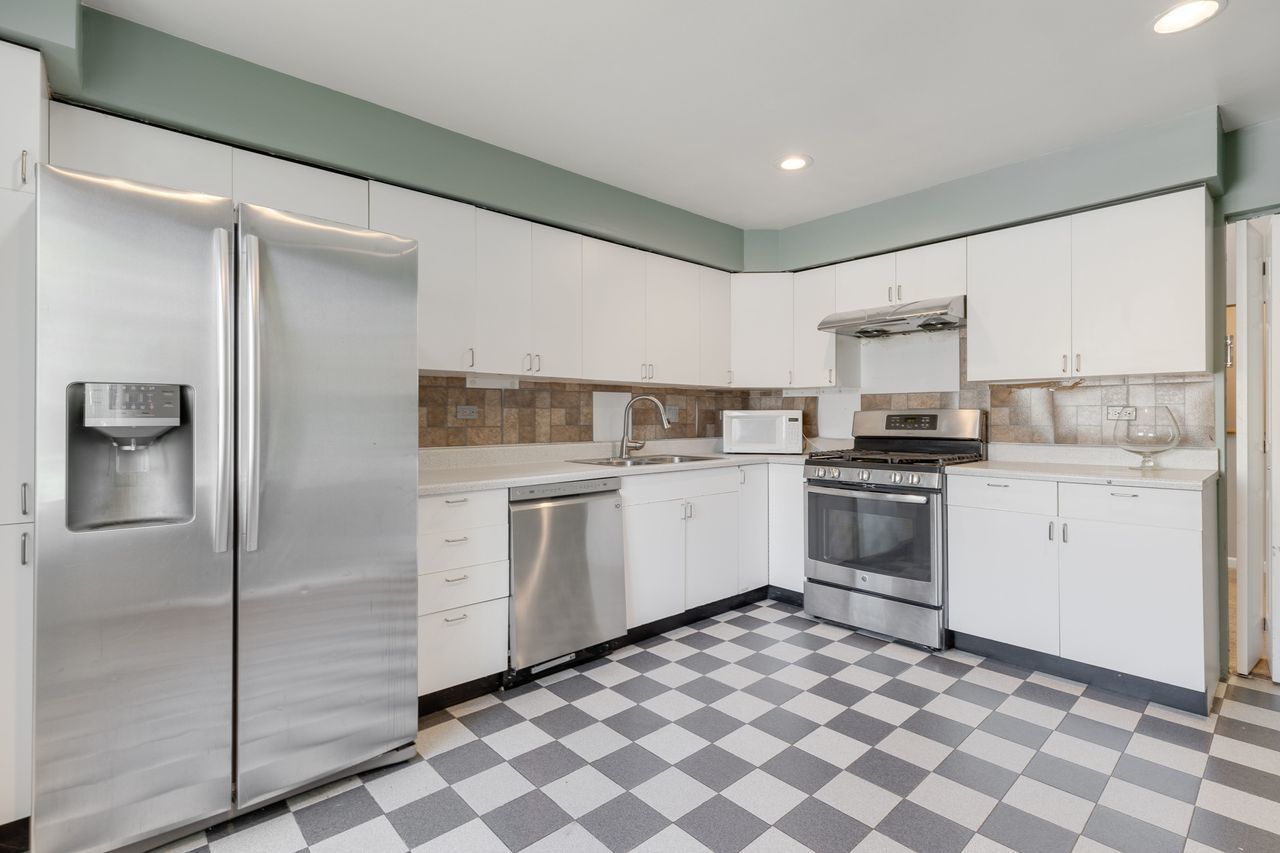 938 Hidden Lake Drive #938, Buffalo Grove, IL 60089