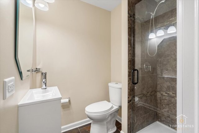 452 Jamestown Court, Aurora, IL 60502